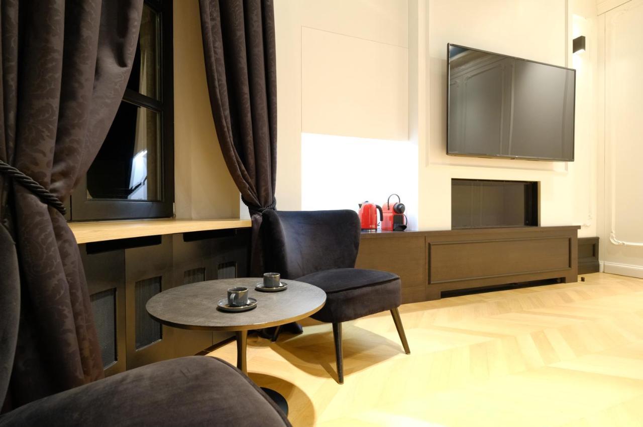 Suite La Duchesse Et Parking Prive Gratuit มงส์ ภายนอก รูปภาพ