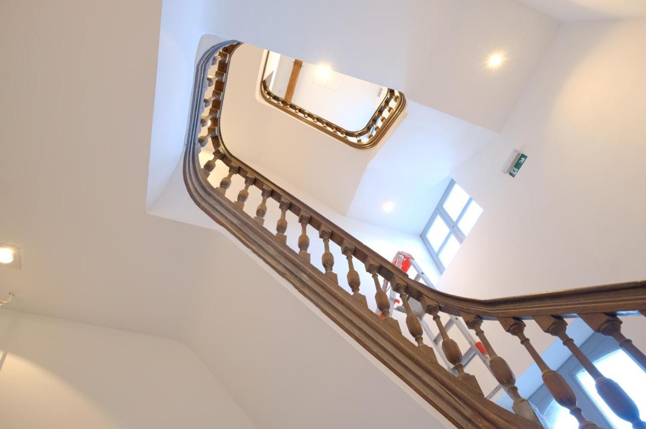 Suite La Duchesse Et Parking Prive Gratuit มงส์ ภายนอก รูปภาพ