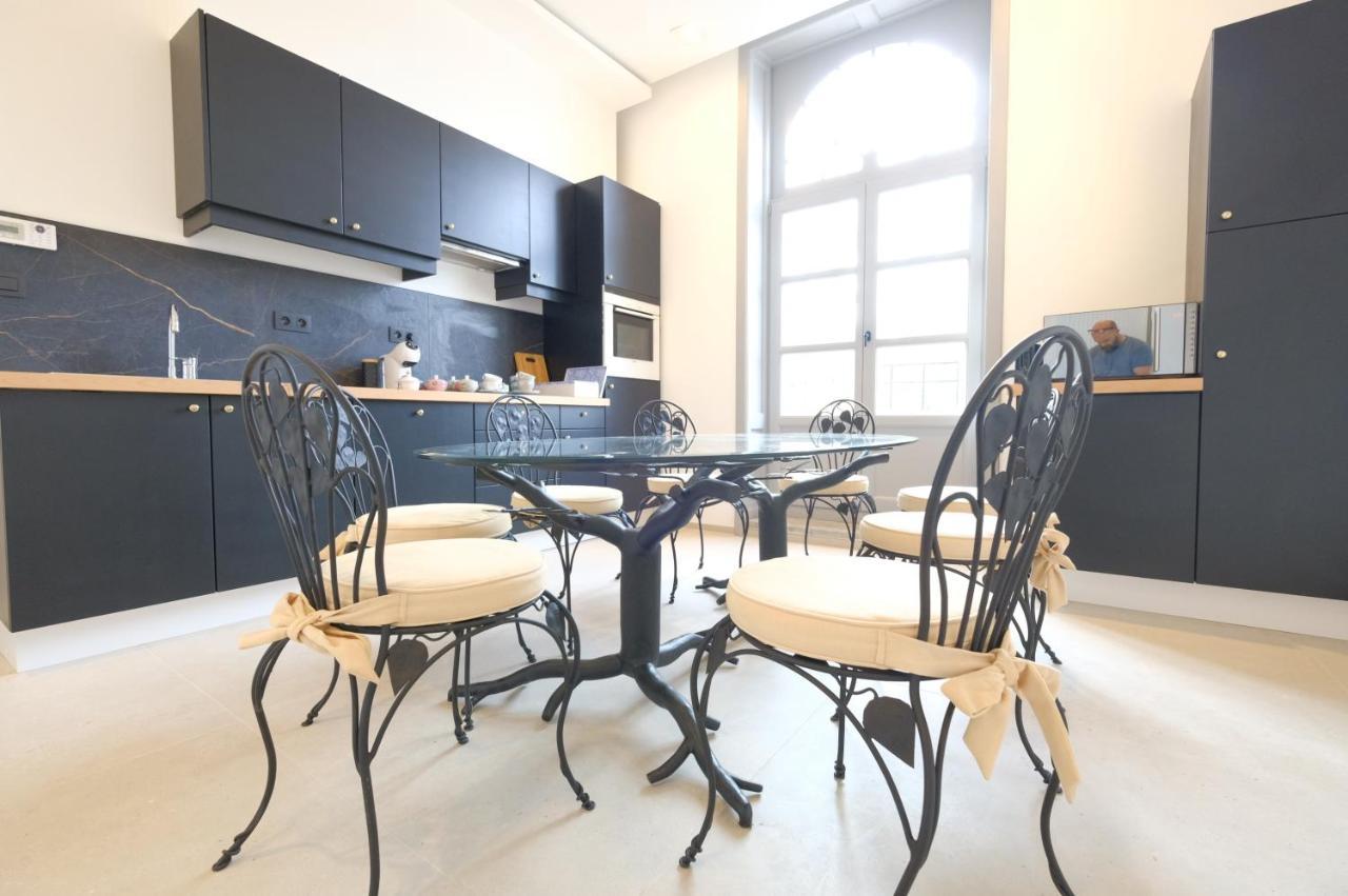 Suite La Duchesse Et Parking Prive Gratuit มงส์ ภายนอก รูปภาพ